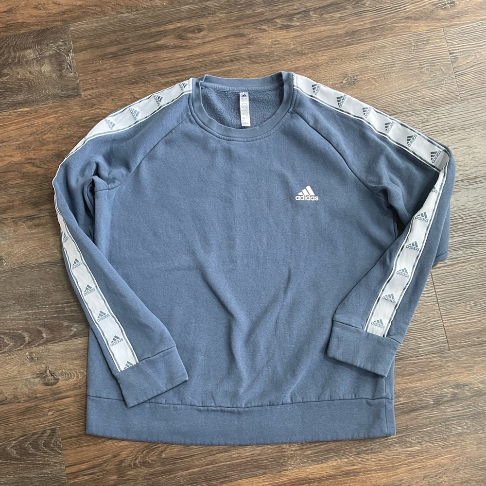 Womens adidas XL (runs small) dusty blue crewneck sweatshirt with adidas sleeves